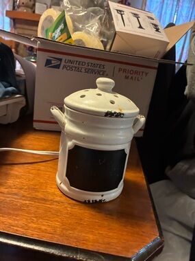 Scentsy White Ceramic Wax Warmer with Chalkboard Panel